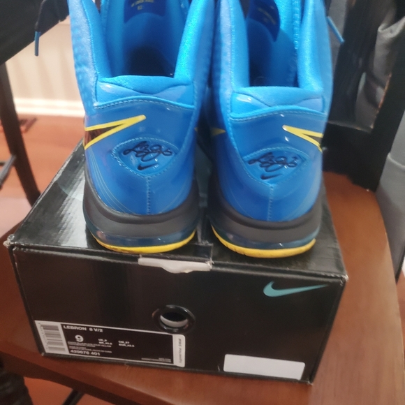Lebron 8 (Entourage) - Picture 4 of 5